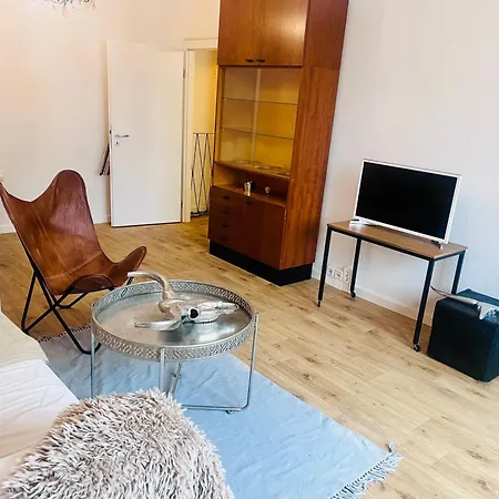 Gdr Flat With Rooftop Terrace Zingster Str Berlijn