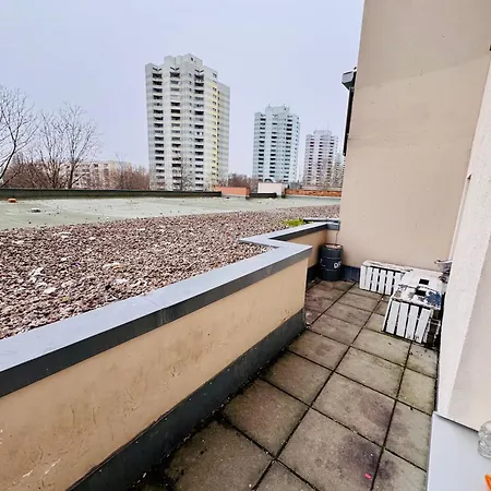 דירה Gdr Flat With Rooftop Terrace Zingster Str ברלין